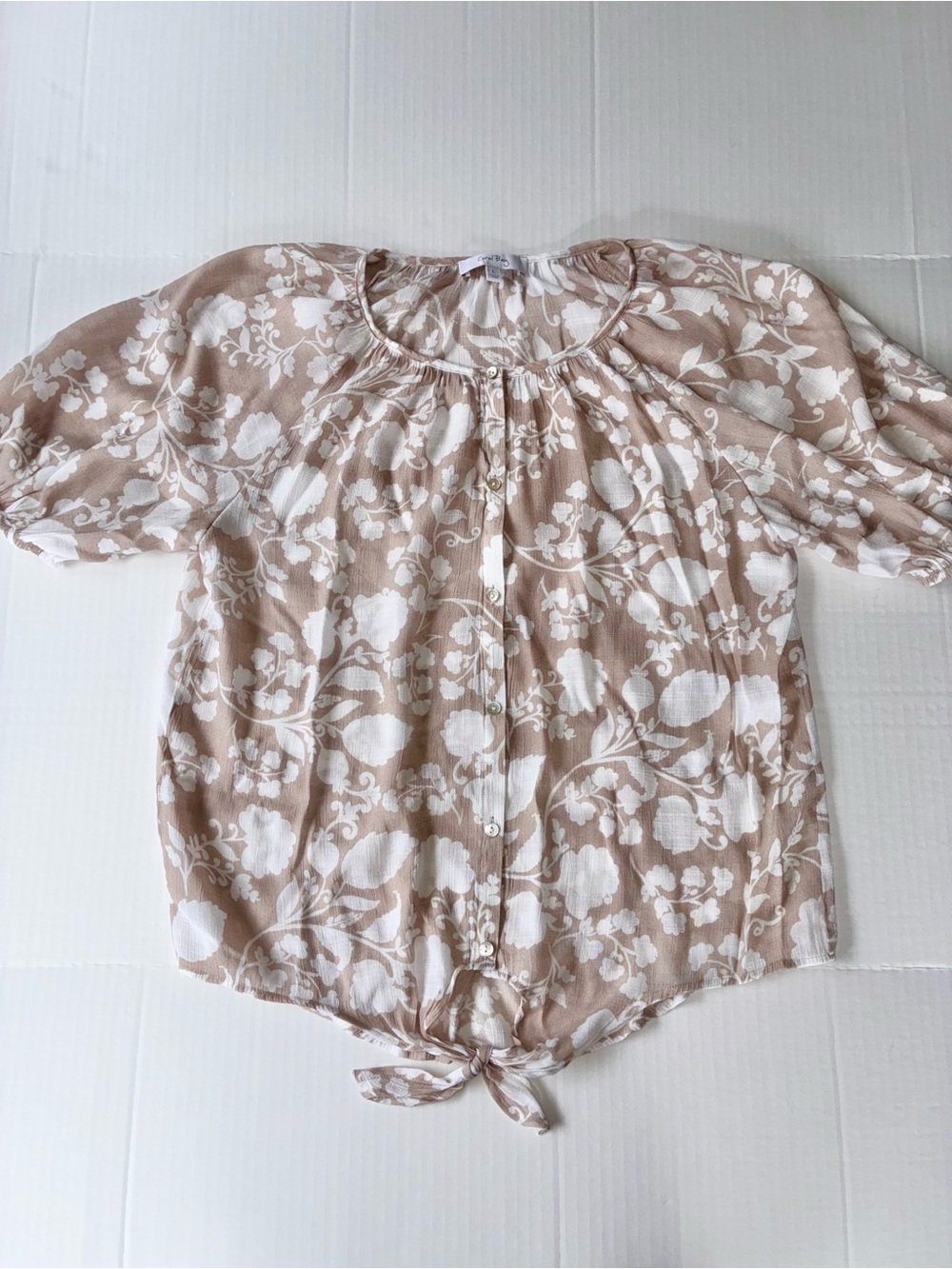 Coral Bay Women’s Floral Button Front Tie Hem Blouse Puff Sleeve Size Large Tan